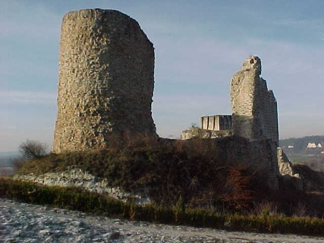 261 - UNE FORTERESSE EN RUINES....jpg